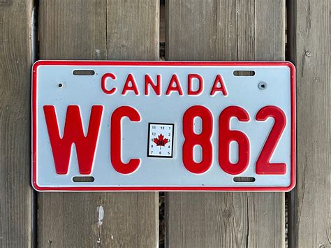 LICENSE PLATES- CANADIAN MILITARY VINTAGE 1974 | atelier-yuwa.ciao.jp