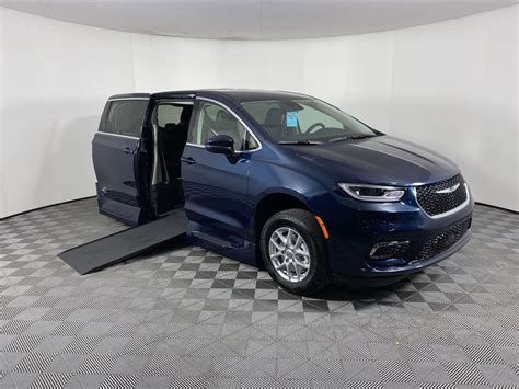 2023 Chrysler Pacifica TOURING-L Wheelchair Van For Sale - $80719 Stock #23010066 | Vantage Mobility