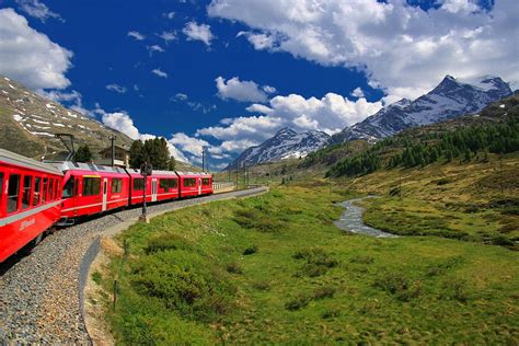 El famoso tren de lujo suizo Glacier Express que cruza los Alpes - estilos de vida