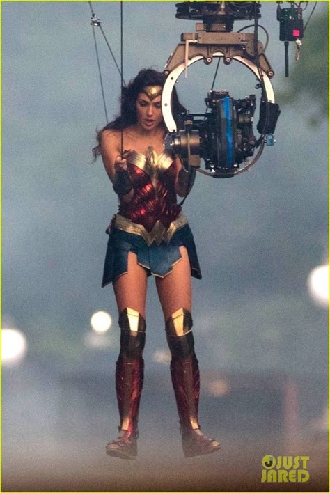 Gal Gadot Goes Airborne for 'Wonder Woman 1984' Stunt!: Photo 4103591 ...