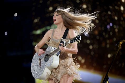 TAYLOR SWIFT Perfors at Her The Eras Tour in Foxborough 05/19/2023 ...