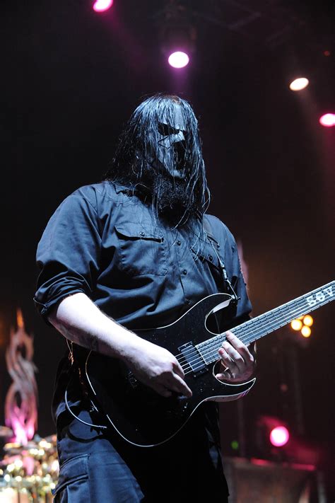 Slipknot Guitarist Mick Thomson Survives Knife Fight With Brother – Rolling Stone