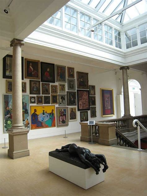 Visiting the Leeds Art Gallery in Leeds | englandrover.com