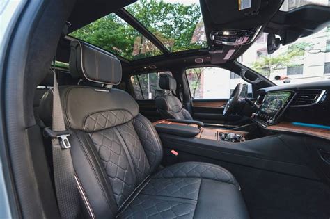 2023 Jeep Grand Wagoneer Interior Pictures