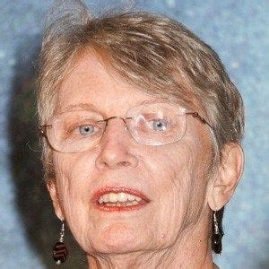 Lois Lowry - Age, Family, Bio | Famous Birthdays