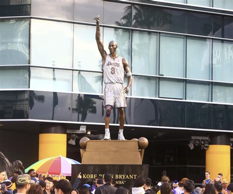 Kobe Bryant statue features several typos, Lakers working to correct ...