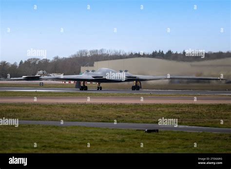 B-2 Stealth Bomber Stock Photo - Alamy