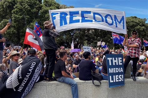 Thousands protest COVID-19 rules as New Zealand marks 90% vaccine rates ...