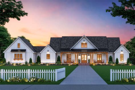 Classic Farmhouse Plan with Split Bedrooms - 56472SM | Architectural ...