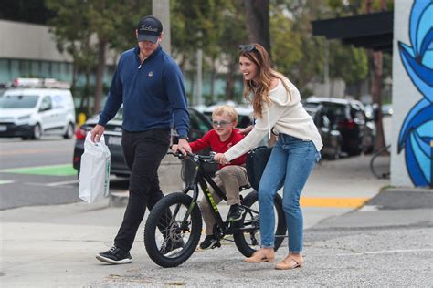 Katherine Schwarzenegger, Chris Pratt get his son Jack a bike