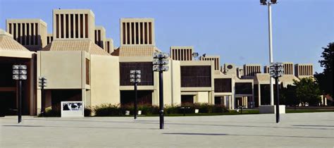 Qatar University Campus; a visual dialogue between traditional design ...