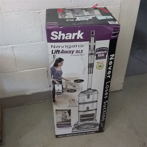 Lot Detail - SHARK NAVIGATOR LIFT AWAY DLX VACUUM