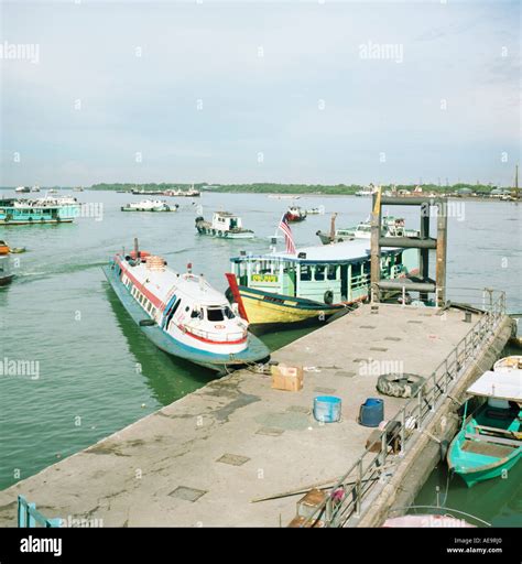 Port Klang Malaysia Stock Photo - Alamy