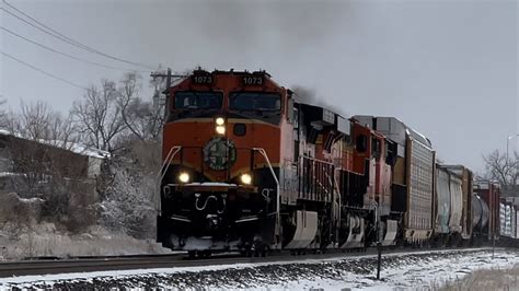 BNSF #1073 Leading & NB H-KCKDEN1-27A In The Snow Without DP Unit 1/29/23 - YouTube