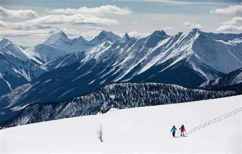 Banff & Lake Louise Ski Package | Canada | First Class Holidays