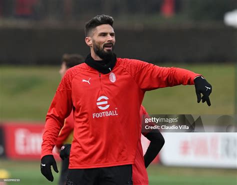 Olivier Giroud of AC Milan in action during a AC Milan training... News Photo - Getty Images