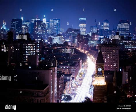 city street at night Stock Photo - Alamy