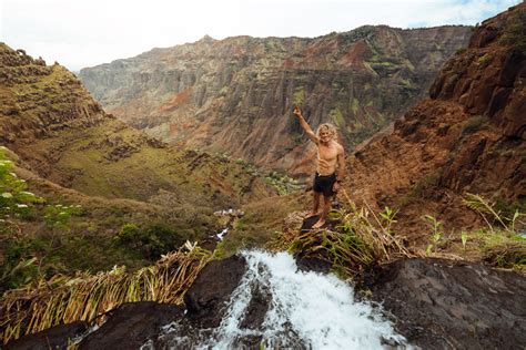 WAIPO'O FALLS TRAIL VIA CANYON TRAIL (PU'U HINAHINA) - Journey Era