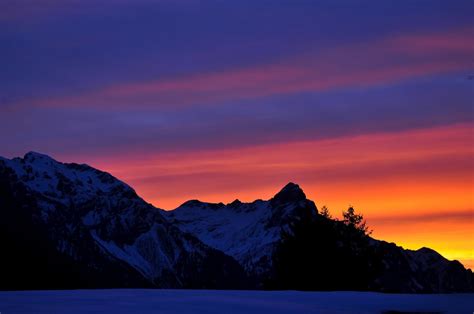 Gaya Terbaru 20+ Gambar Senja Di Gunung