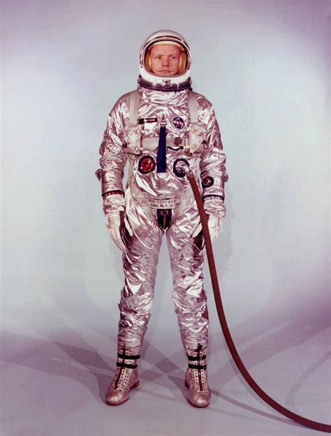 Neil Armstrong in his Gemini 8 spacesuit. 1966 [2166x2854] | Space suit, Neil armstrong, Space nasa