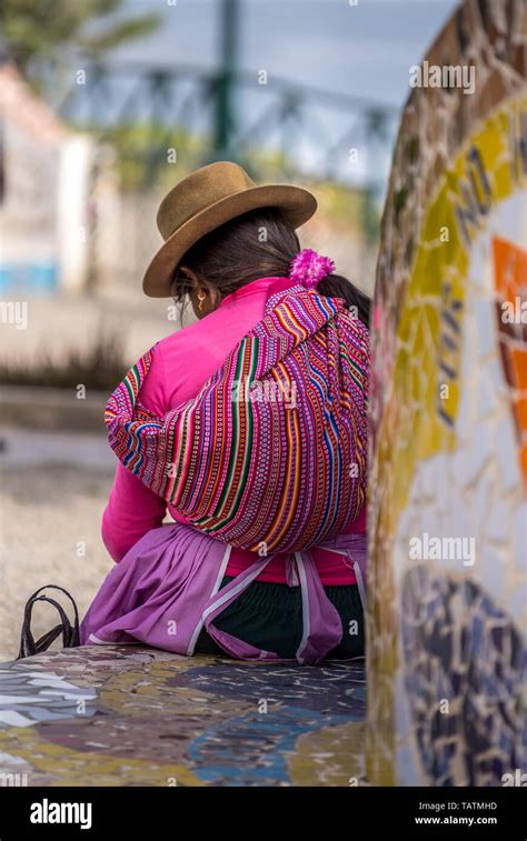 Lima peru traditional dress hi-res stock photography and images - Alamy