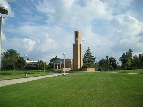 File:Ferris State University August 2010 17 (central campus).JPG