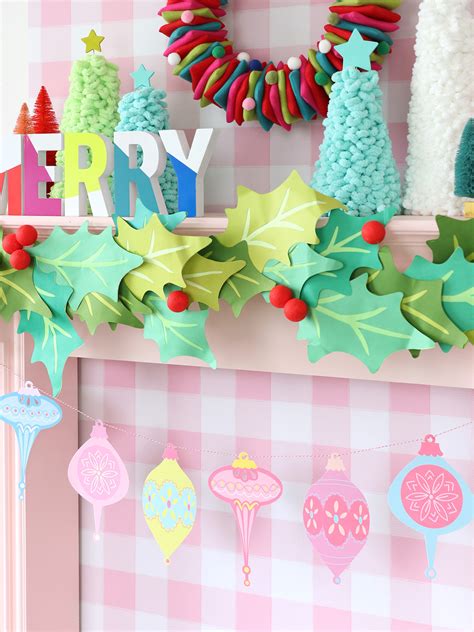 Printable Retro Holiday Garland - Damask Love