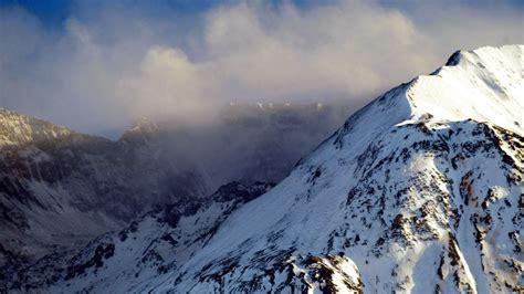 Mount St. Helens Earthquake Swarms a Volcano Warning Sign, USGS Says ...