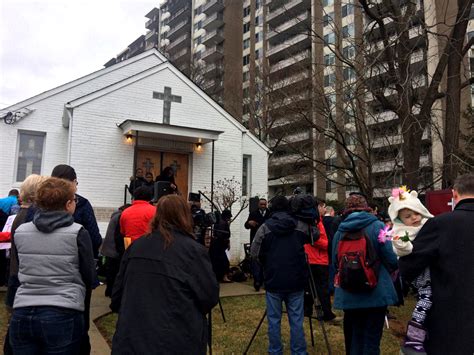 Members of Bethesda church rally to save historic burial site | WTOP