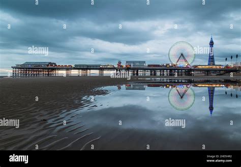 Ferris Wheel spinning on Central Pier in Blackpool Stock Photo - Alamy