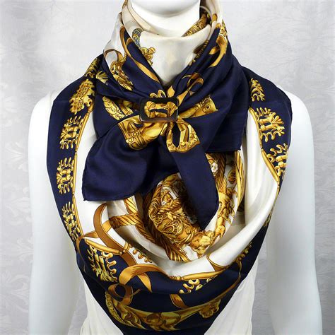 2 Cavaliers d’Or HERMES Scarves with Anneau Ceinture Horn Scarf Carre de Paris II – The World of ...