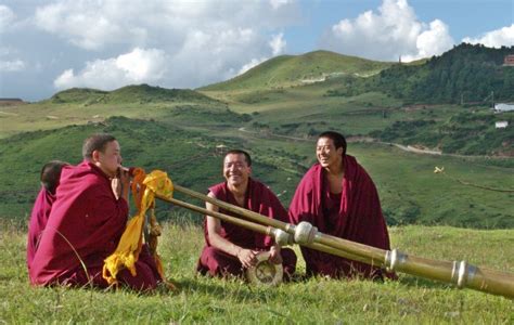 Tibetans: Population, Culture, Language and Traditions - Wonders of Tibet