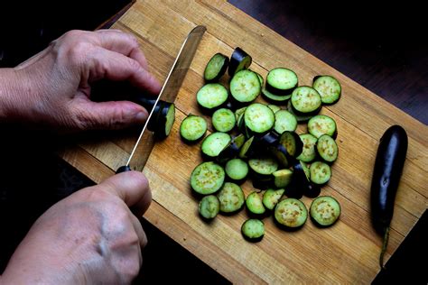 How to Chop Vegetables for Different Kinds of Dishes - foodisinthehouse.com