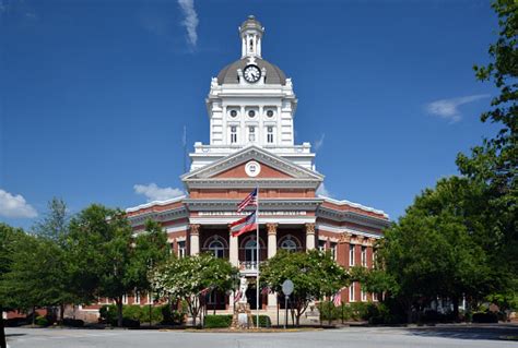 Morgan County Courthouse Stock Photo - Download Image Now - iStock