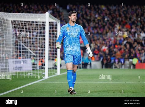 BARCELONA - APR 5: Courtois in action during the Copa del Rey match ...