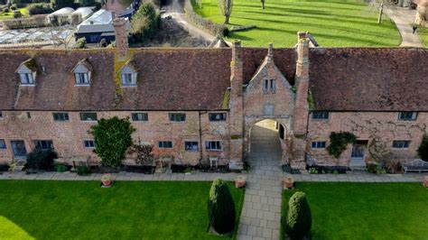 Sissinghurst Castle Garden, National Trust | skinflint