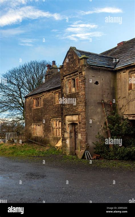 Parker's Farmhouse c.1600. Cow Hill Lane, Rishton, Lancashire Stock ...