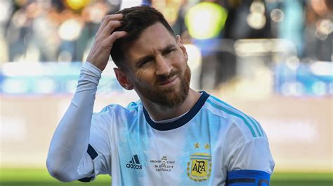 Lionel Messi Salary 2020 - Lionel Messi Salary 2020 / Messi Confirms ...