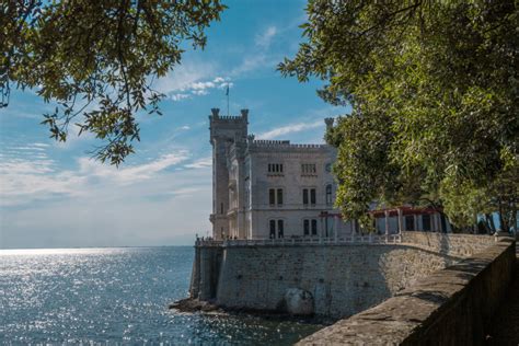 Miramare Castle in Italy, history, architecture and park