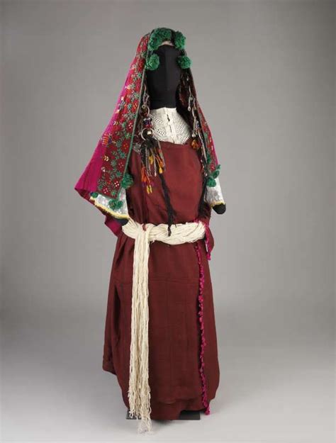 Pin by Alexis Neptune Colbert on Cultural and Historical Textiles | Jewish women, Women, Outfits