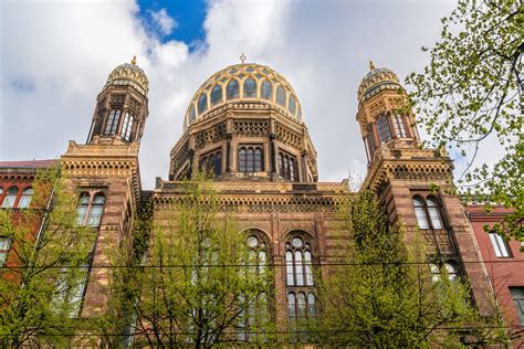 eue Synagoge (New Synagogue, 1859 -1866) - the main synagogue of the Berlin Jewish community, is ...