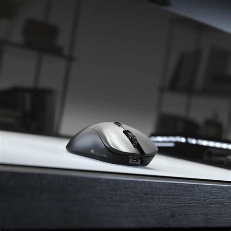 Model D 2 PRO - Ergonomic Gaming Mouse - Glorious Gaming