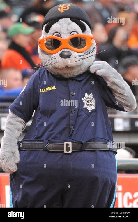 11 August, 2010: San Francisco Giants mascot LOU SEAL dressed in Stock Photo: 63102276 - Alamy