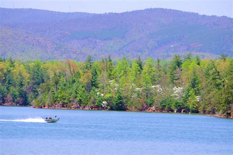 Lake James in the North Carolina mountains near Morganton and Asheville | NC Mountains ...