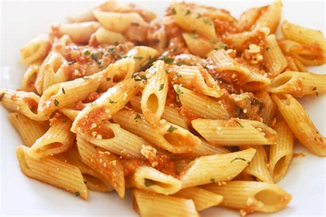 Penne Pasta with Homemade Tomato Basil Sauce | This Empty Plate