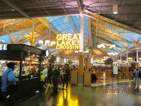 Trip to the Mall: Great Lakes Crossings Outlets- (Auburn Hills, Michigan)