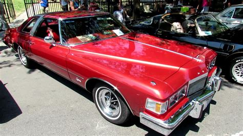 1976 Buick Riviera Exterior and Interior - Saint Catherine Street, Montreal, Quebec - YouTube