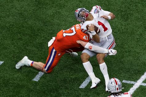 With Injury, Justin Fields Is Taking a Big Risk for Ohio State - The ...