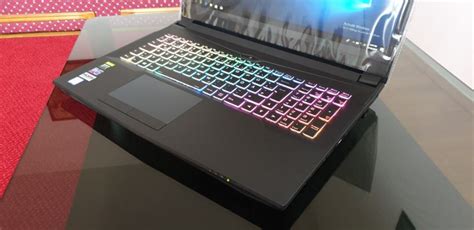 Gaming Laptop RTX 2070 8GB, i5 9600k, 16.1 FHD 144Hz, RGB tipkovnica
