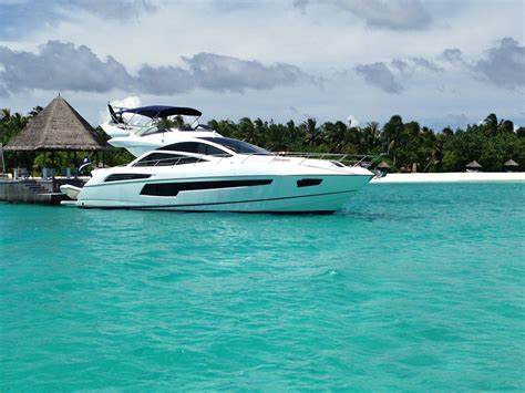 The fantastic Maldives yacht charter destination in the Indian Ocean — Yacht Charter ...